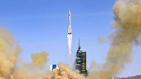 China launches secretive spacecraft